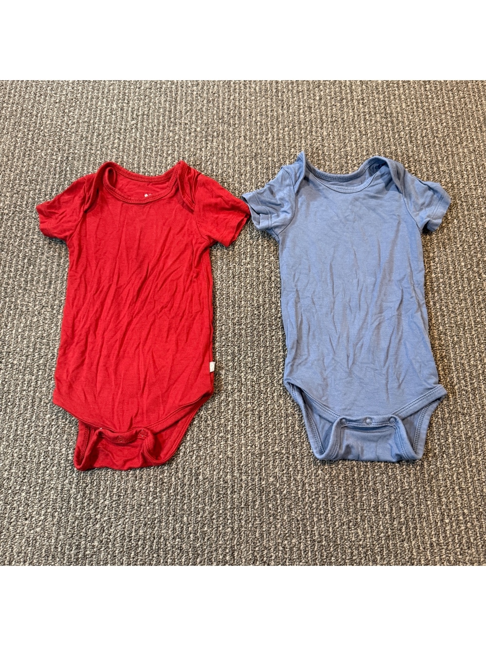 Kyte Baby 3-6 Months Red and Blue Short Sleeve Bodysuit Set